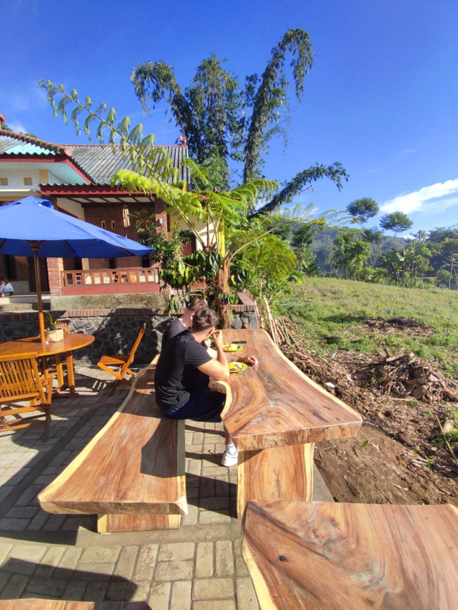 Kopikuin Bromo Homestay Probolinggo Exterior photo