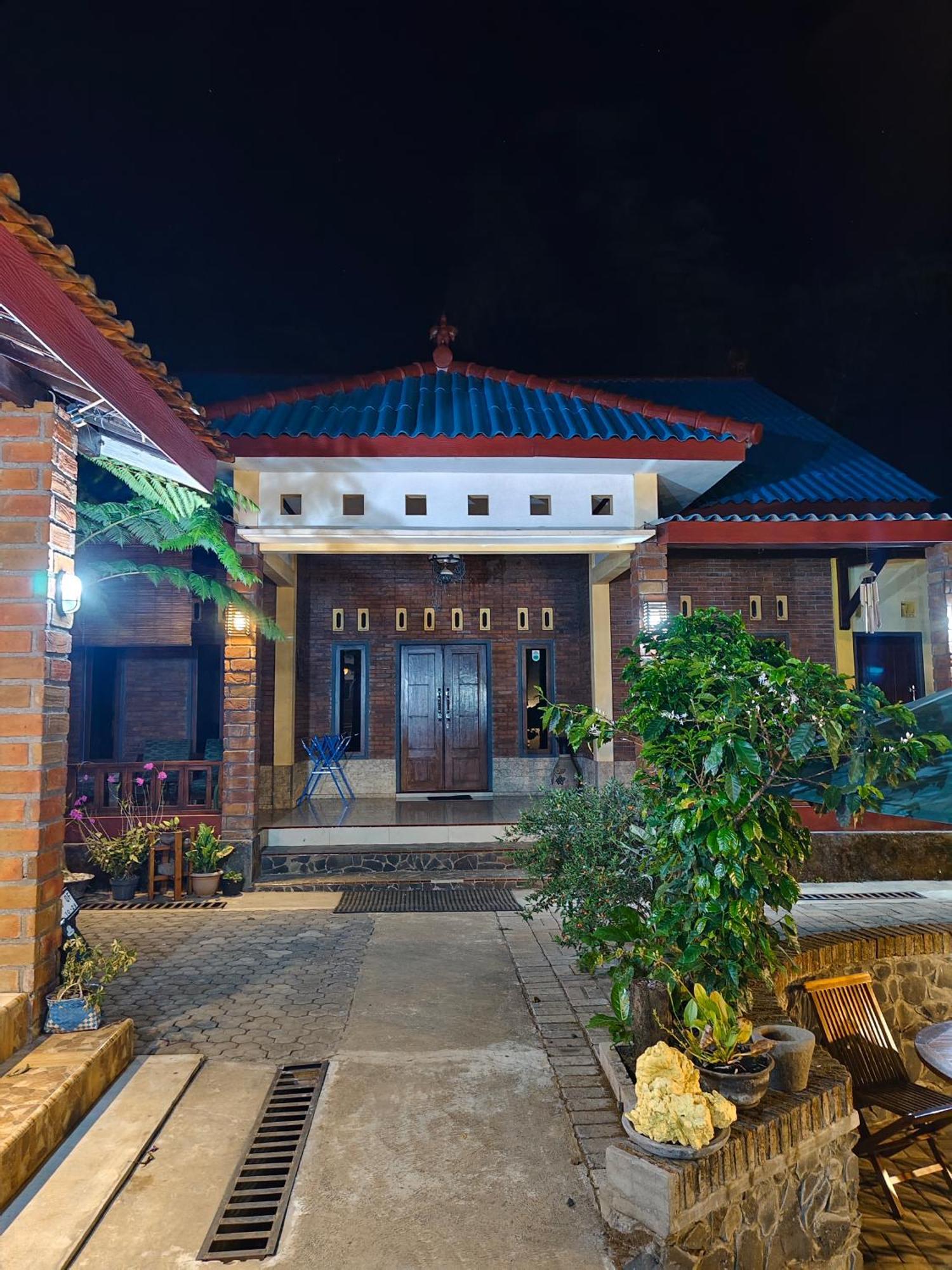 Kopikuin Bromo Homestay Probolinggo Exterior photo